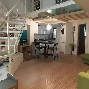 https://la-casa-nel-cortile-milan.it-lombardy.com